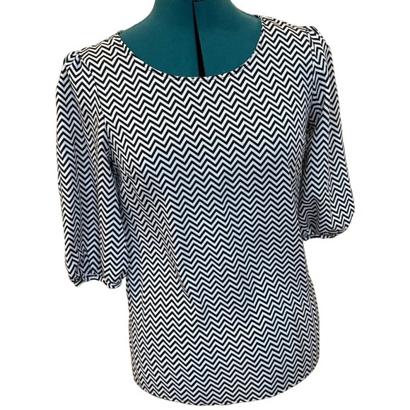 Bee Stitched Brand Chevron Blouse Black & White 100% Polyester Women Size Small - Picture 2 of 14